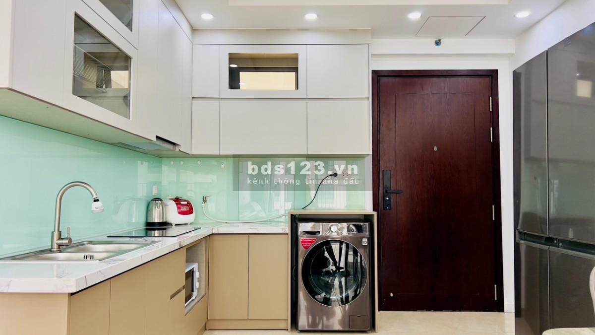 Cho thuê căn hộ cao cấp 2 phòng ngủ, 1 vệ sinh, đủ đồ, vào ở ngay