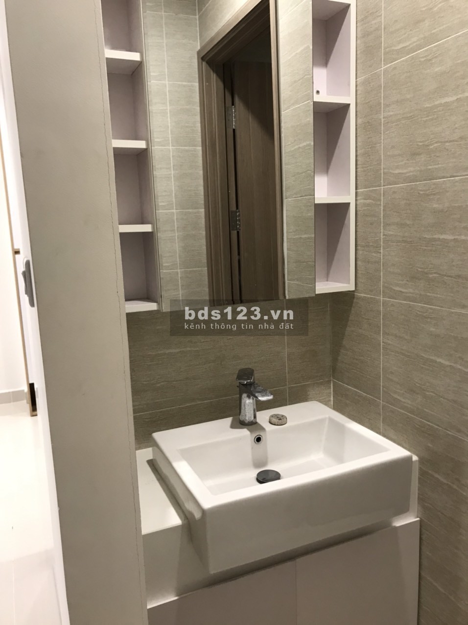 Chuyển nhượng căn hộ 2pn1vs giá 2t450 bao phí - Vinhomes Smart City