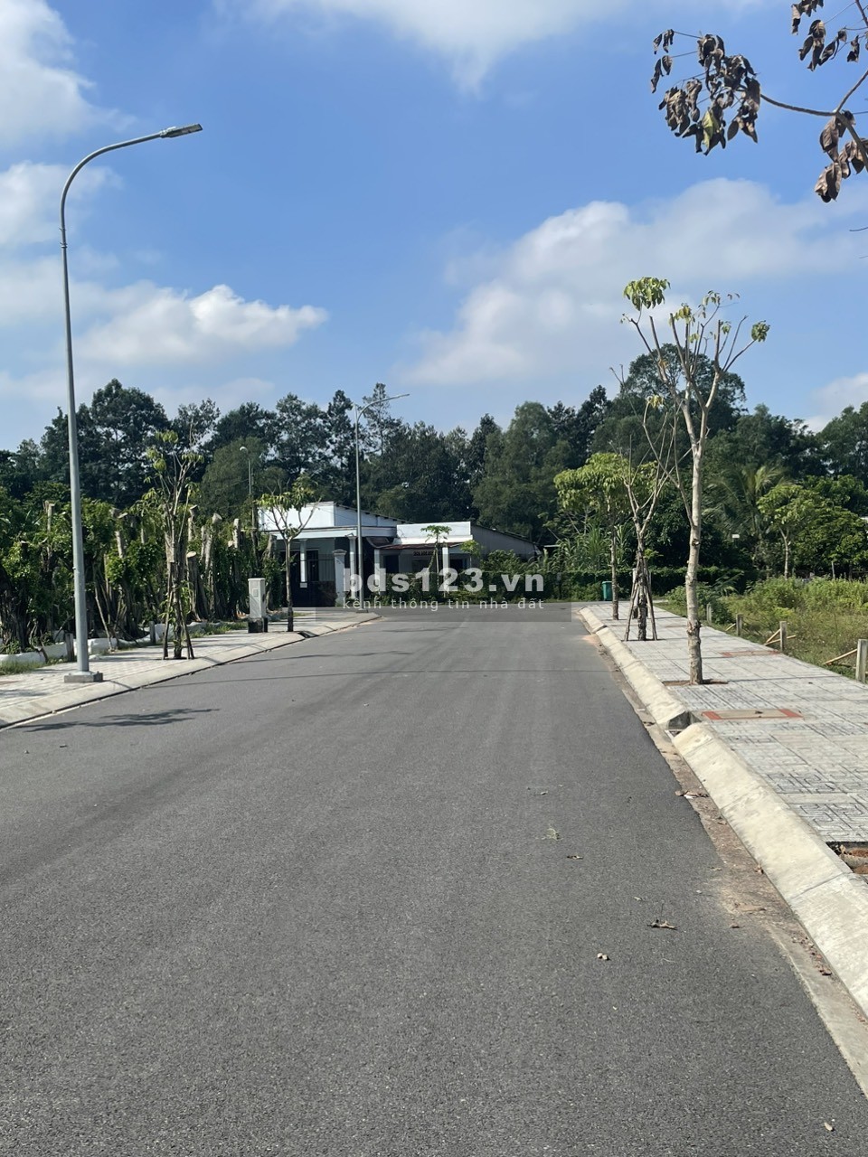 Cần bán đất gấp 102m full thổ cư ngay Thị Trấn Củ Chi đất vuông vức giá bán hơn 1 tỷ