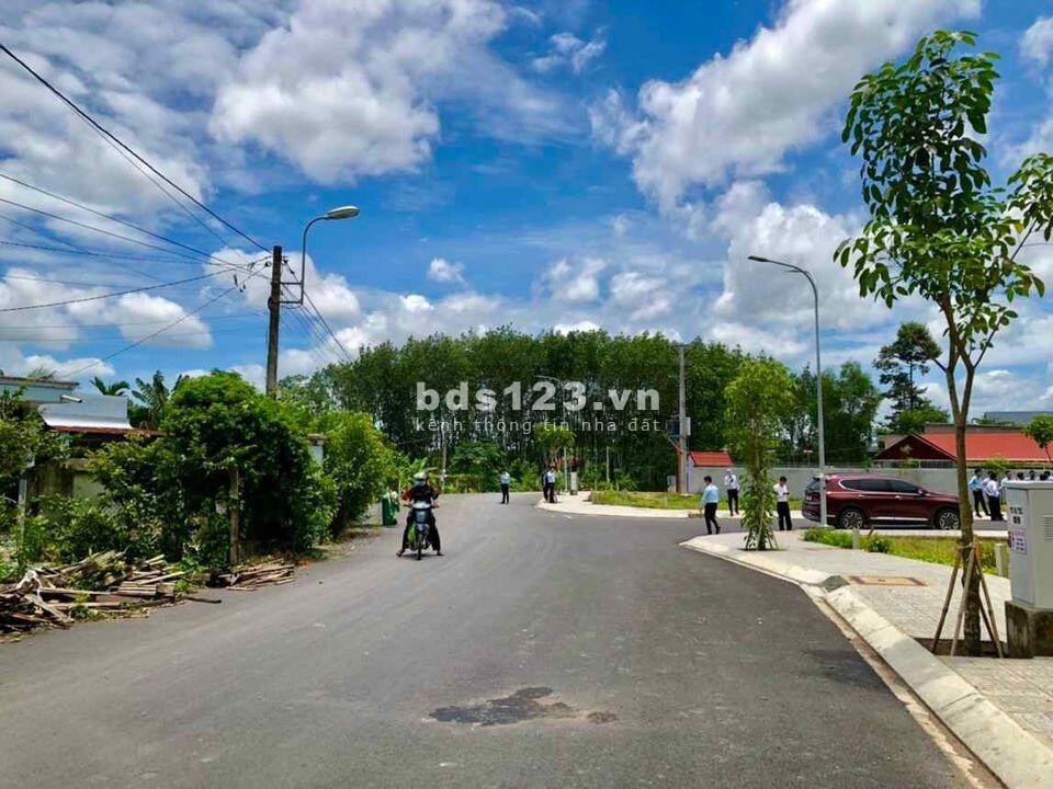 Cần bán đất gấp 102m full thổ cư ngay Thị Trấn Củ Chi đất vuông vức giá bán hơn 1 tỷ