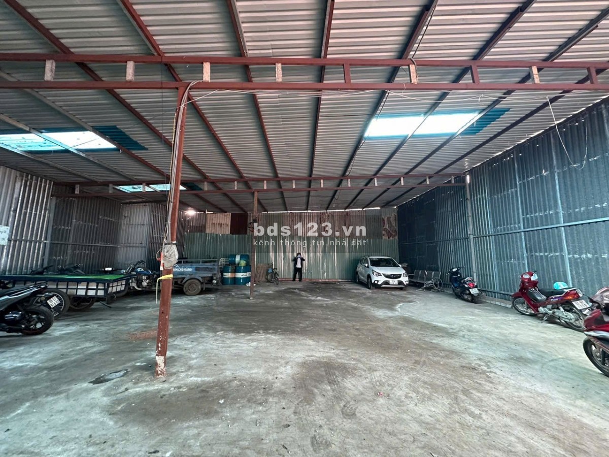 Cho thuê kho 250m2 đường Nguyễn Văn Linh. Quận 7