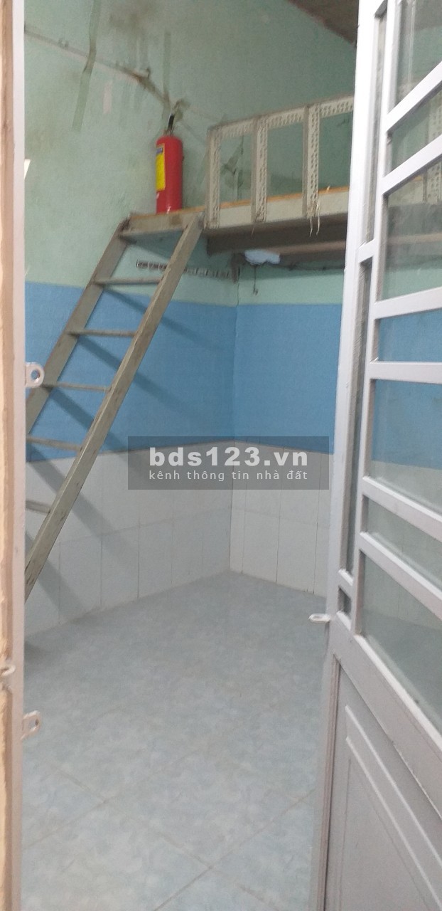 Cho thuê phòng trọ 15m2 đường Tây Sơn sát ngay chợ Tân Hương Quận Tân Phú, giờ giấc tự do.