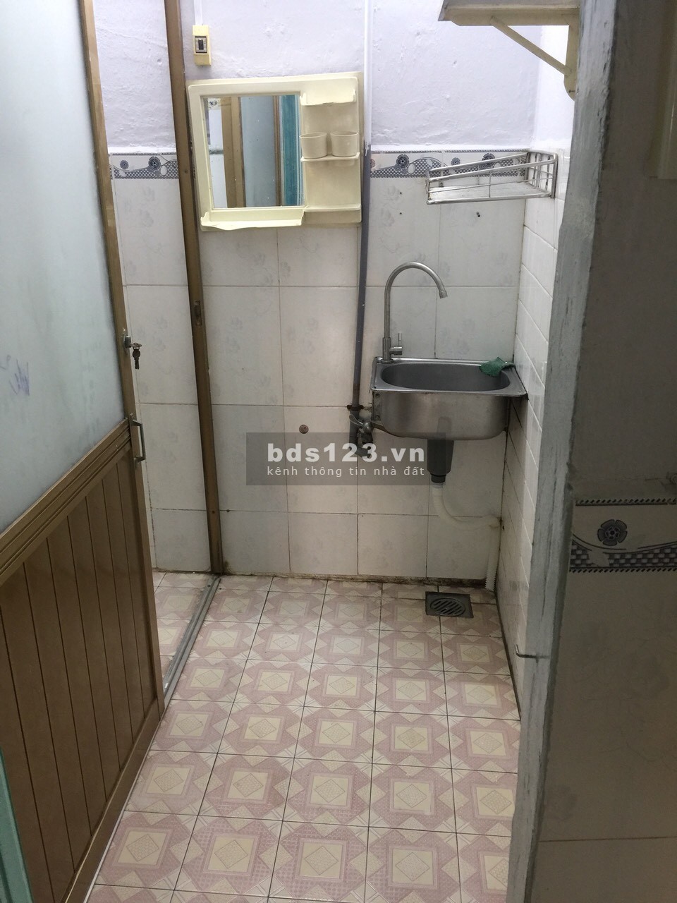 Cho thuê căn hộ mini có gác lửng 26m2 số 22 Nguyễn Trãi P Bến Thành Q1