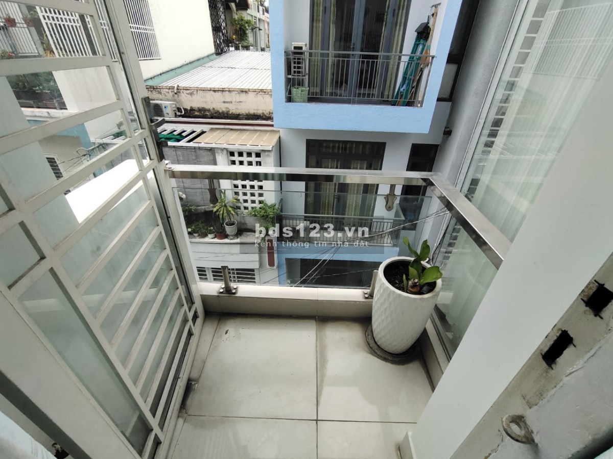 Phòng lạnh, nội thất có ban công, Tân Quý gần Aeon, 2.9 triệu
