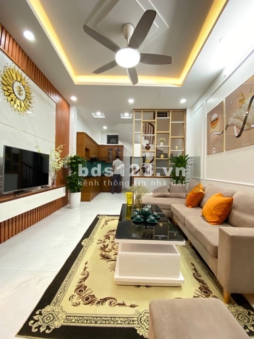 Chủ nhà cần bán căn nhà 30m2x5 tầng, 3 ngủ, đầy đủ tiện nghi.