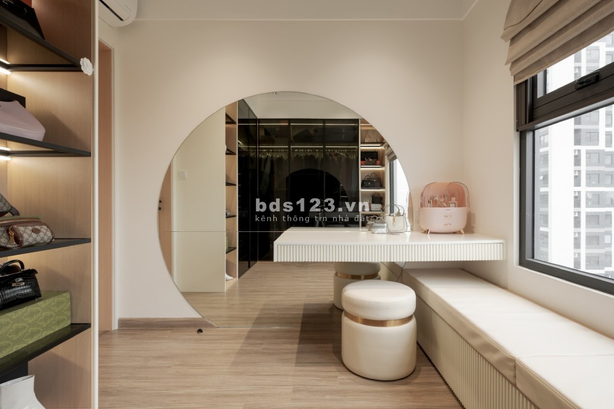 Bán nhanh CH 2PN 64m2 Vinhomes, giá 2. X tỷ, full đồ đẹp, có thương lượng