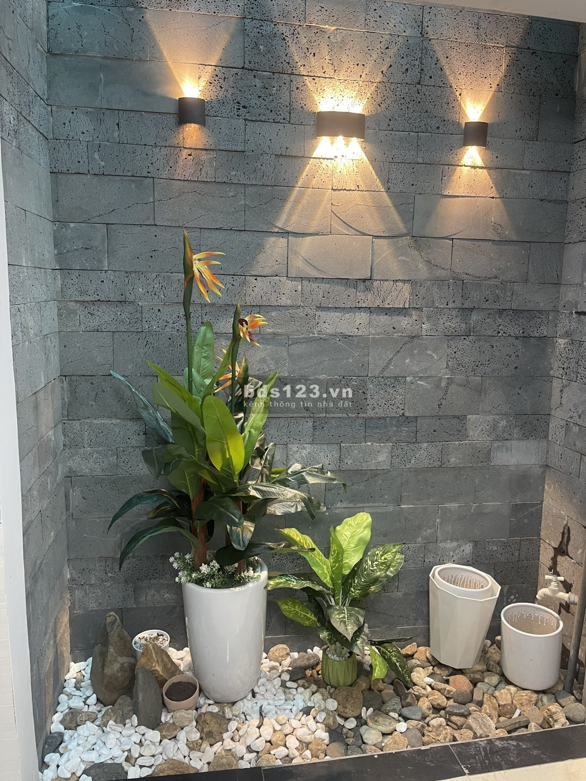 Giảm 300 triệu, bán nhanh trong tháng. Nhà đẹp 2 tầng đường 48, gần Giga Mall, đã hoàn công đầy đủ.