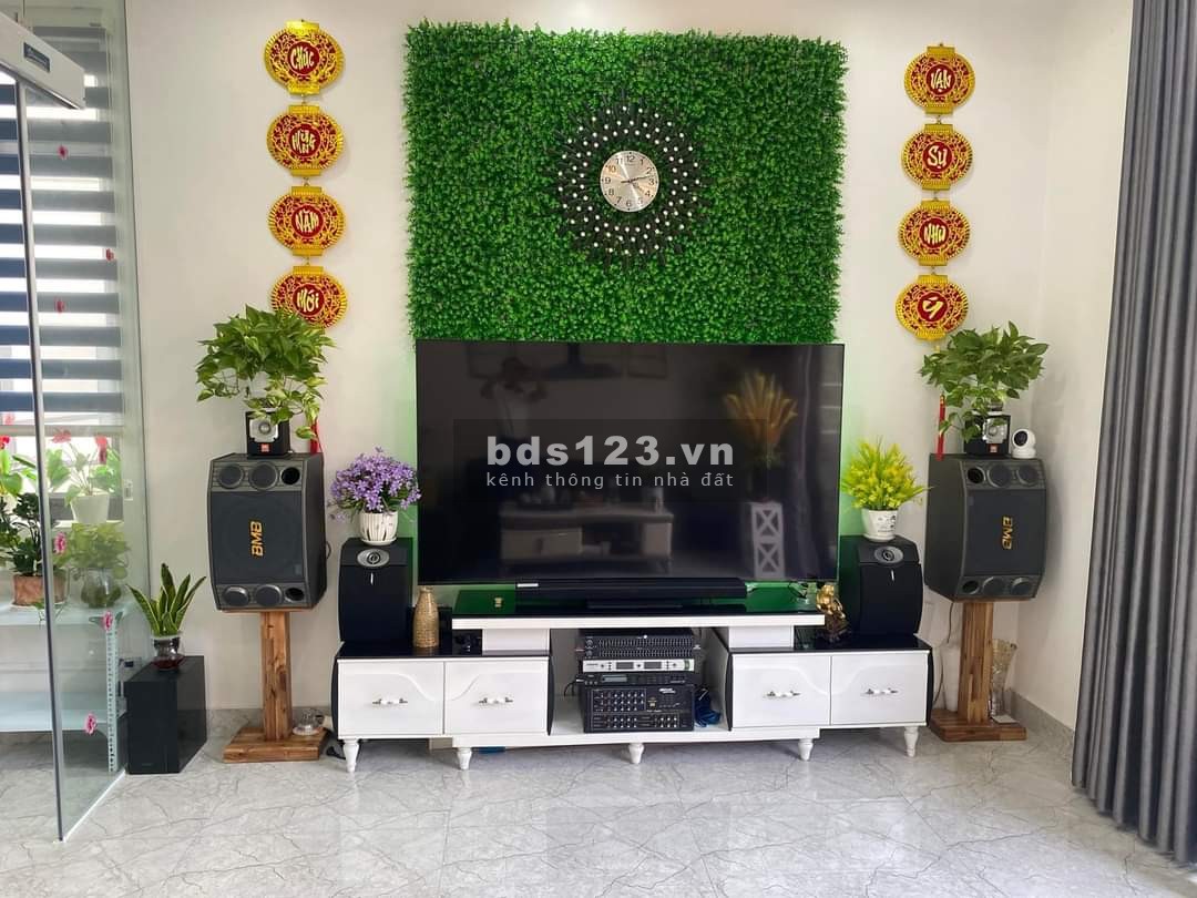 Bán nhà 5tầng ,lô góc 61 m2 mặt đường Hùng Duệ Vương , gần chợ Hòa Bình kinh doanh buôn bán sầm uất