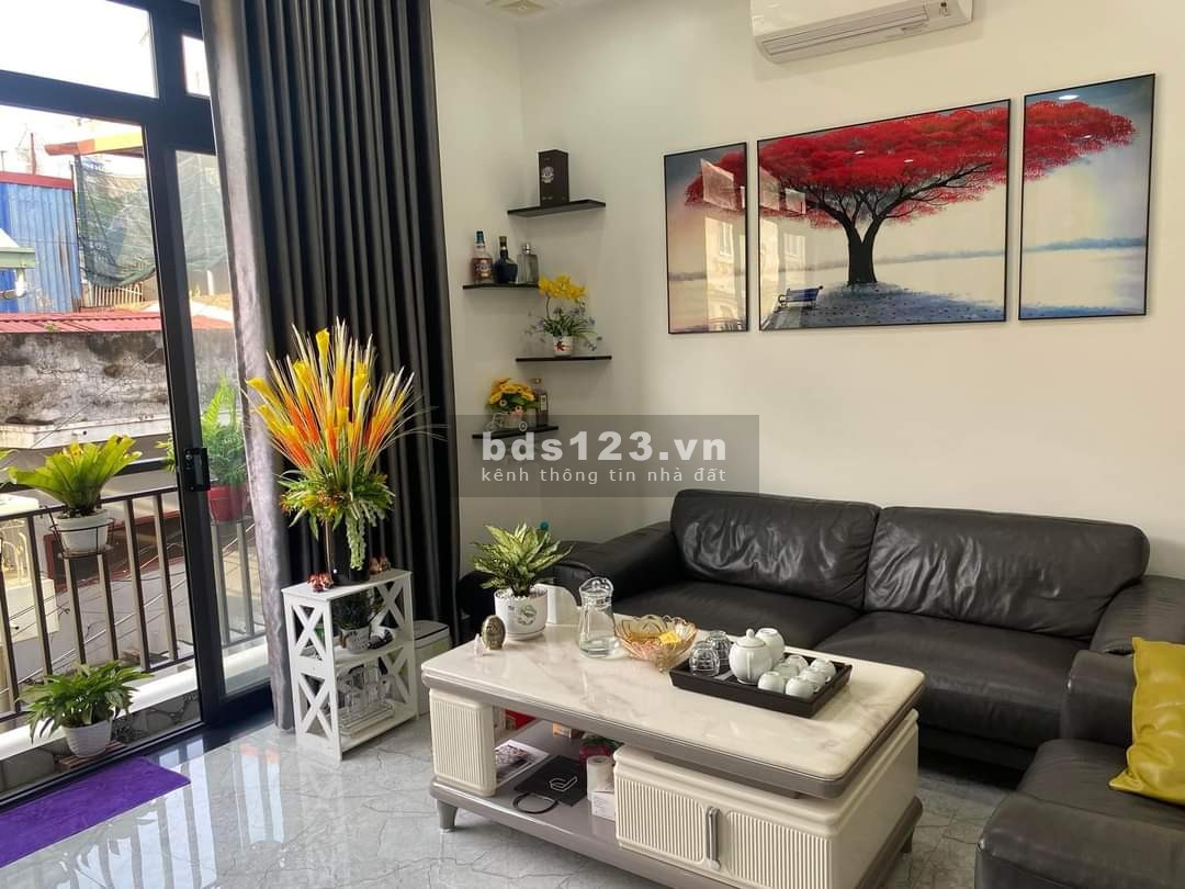 Bán nhà 5tầng ,lô góc 61 m2 mặt đường Hùng Duệ Vương , gần chợ Hòa Bình kinh doanh buôn bán sầm uất