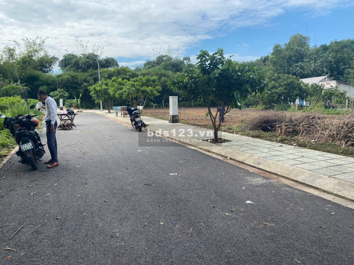 Cần bán liền kề 2 lô đất hơn 200m full thổ thích hợp xây trọ Củ Chi