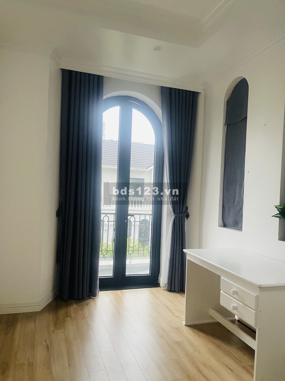 Biệt thự song lập hoàn thiện full nội thất đẹp Sao Biển 15 giá 23,499 tỷ bao thuế phí