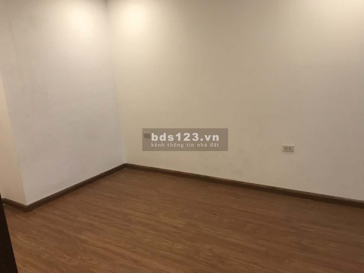 Cho thuê chung cư Hà Nội Center Point Lê VĂn Lương 2 PN đồ cơ bản