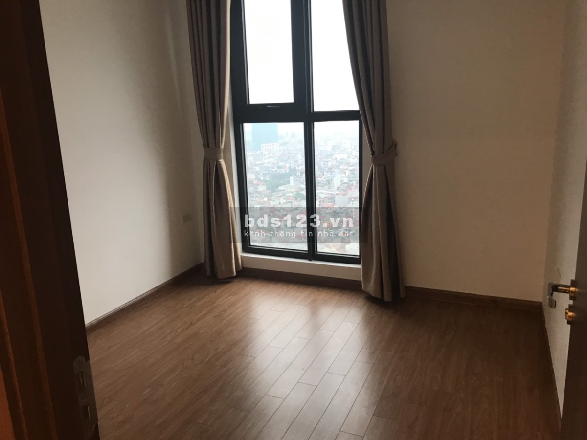 Cho thuê chung cư Hà Nội Center Point Lê VĂn Lương 2 PN đồ cơ bản
