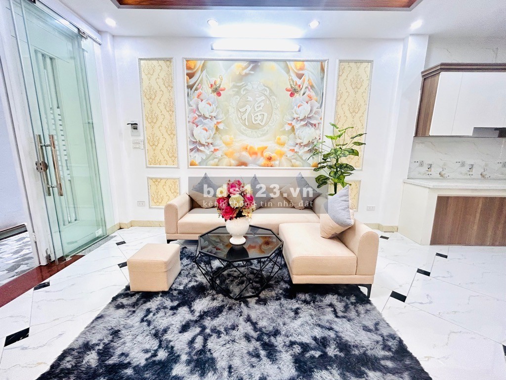 Bán nhà 5 tầng nhà đẹp, Đông Thiên 30m, 3m mặt tiền giá 3, 9 tỷ