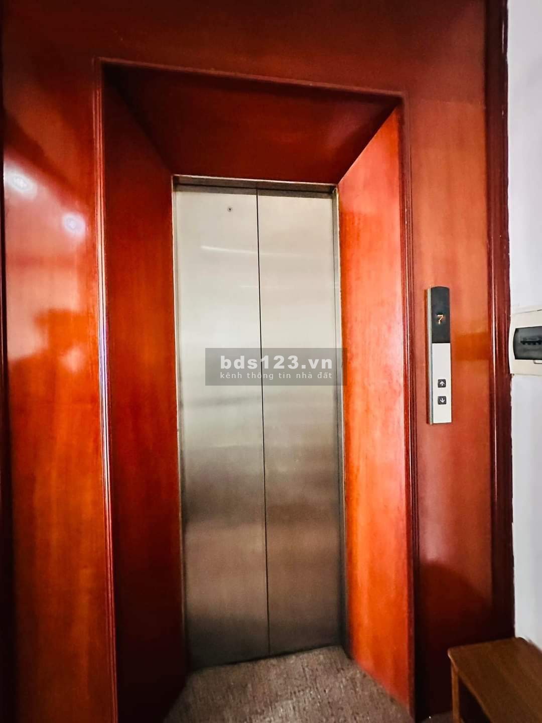 Bán nhà Nguyễn Cơ Thạch, 65m2, 8 tầng, 1 hầm, thang máy, vỉa hè rộng, kinh doanh, nhỉnh 18 tỷ