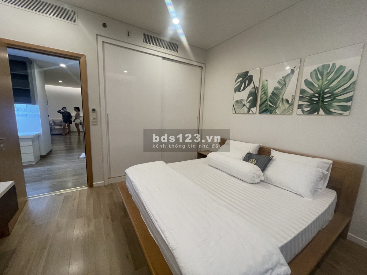 Sarimi - 3pn - Diện tích lớn 135m2 - View tuyến phố nhộn nhịp - Giá 16 tỷ 8