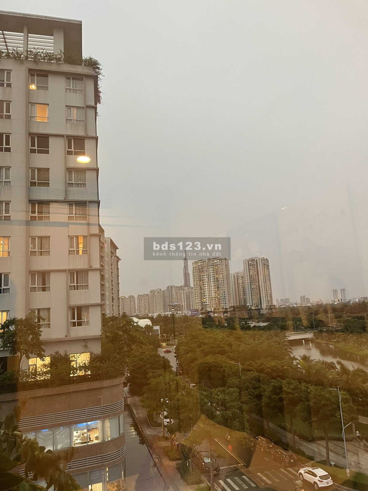 Sarimi - 3pn - Diện tích lớn 135m2 - View tuyến phố nhộn nhịp - Giá 16 tỷ 8