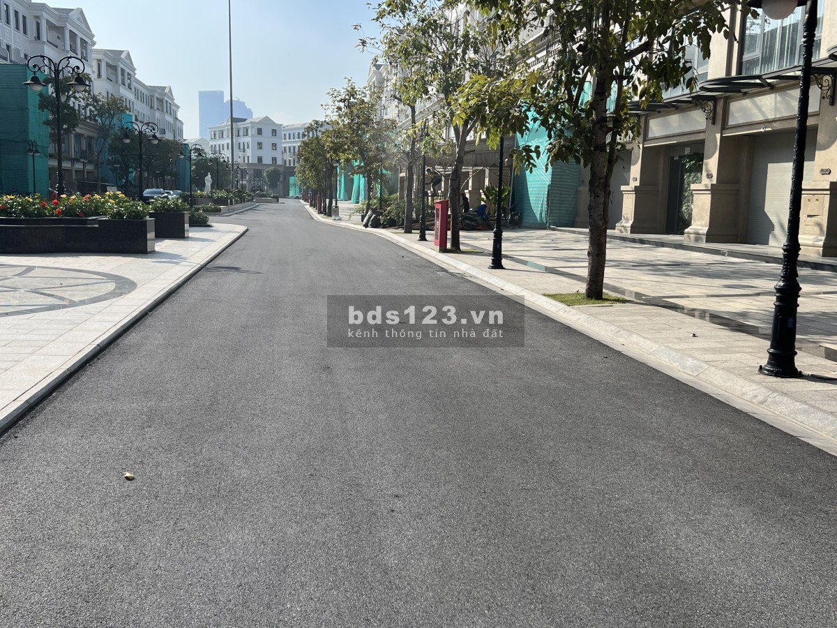 (Sổ hồng) Shophouse diện tích 310m2 xây 146m2/sàn giá 23.6 tỷ Vin Gia Lâm (0985941715)