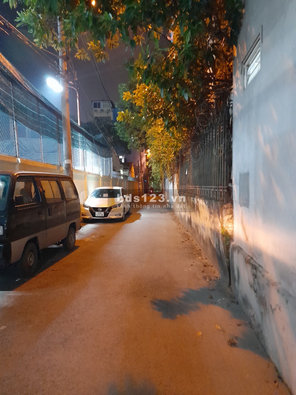 Bán đất phân lô ô tô đỗ cửa Lạc Long Quân, Tây Hồ, 47m2, giá 4.8 tỷ.