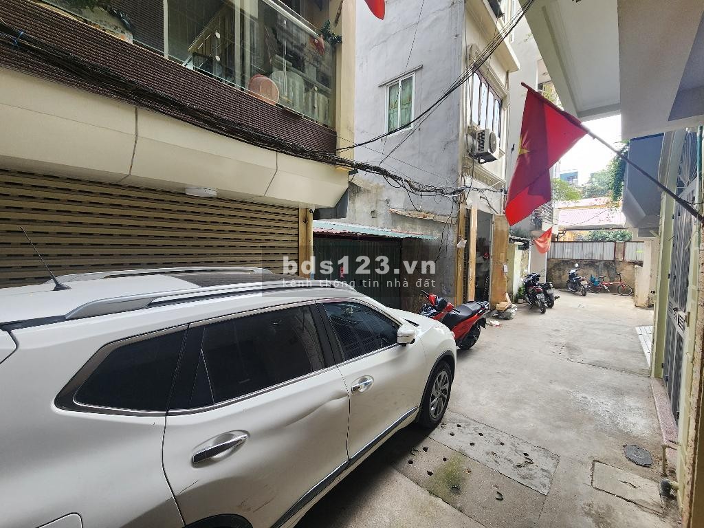 Bán đất phân lô ô tô đỗ cửa Lạc Long Quân, Tây Hồ, 47m2, giá 4.8 tỷ.