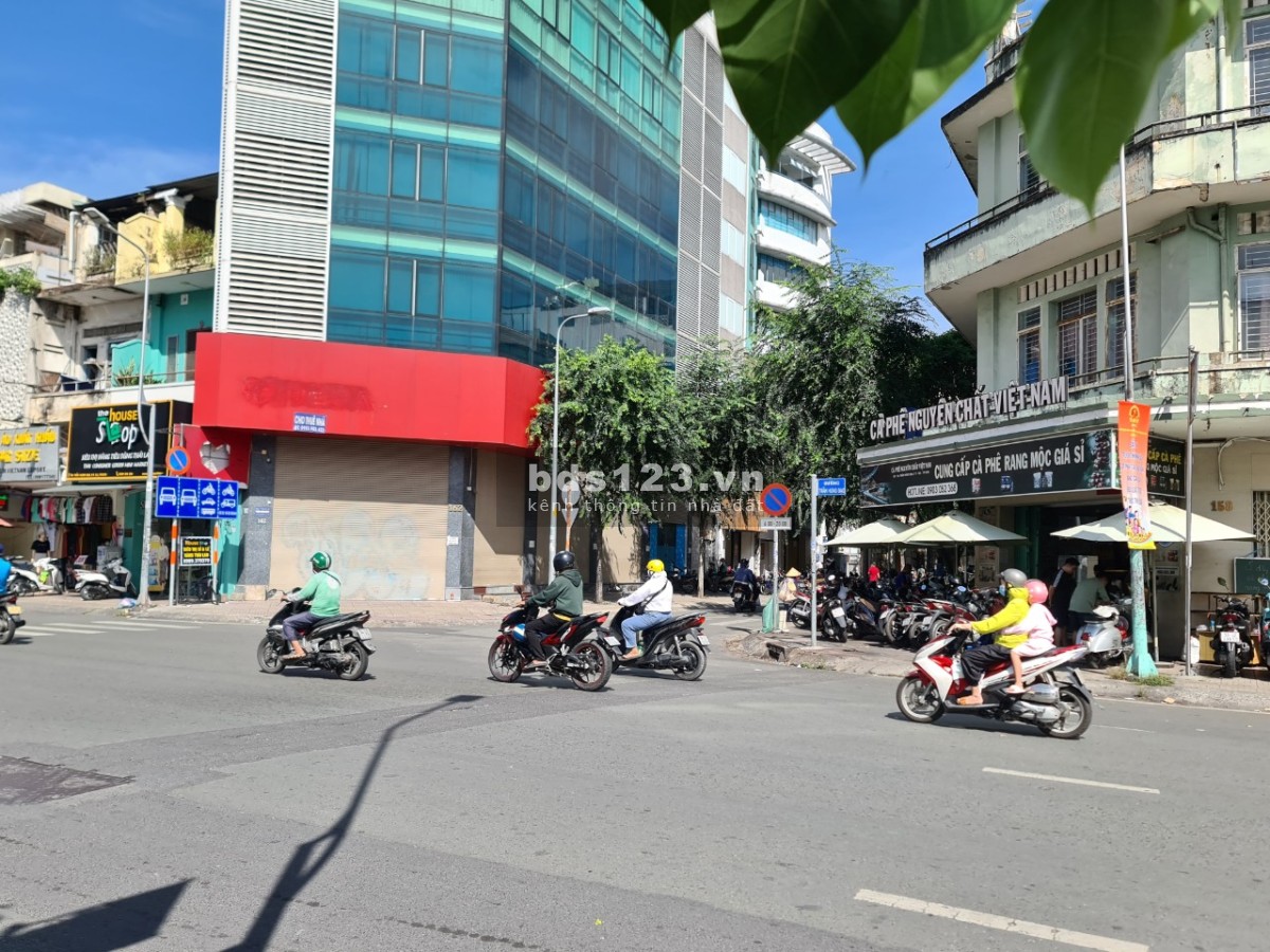 HCM-Cho thuê nhà 2 mặt tiền Trần Hưng Đạo Q5