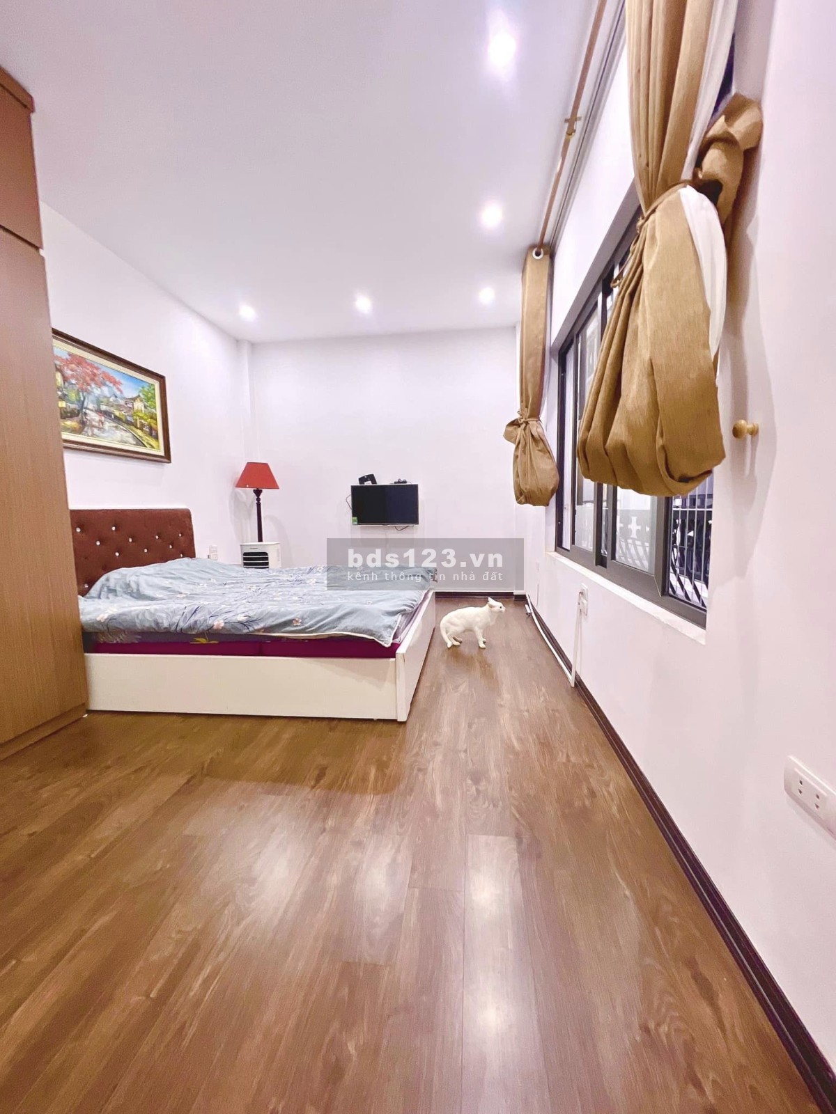 nhà đào tấn ba đình 30m2 xây 5 tầng 5,6 tỷ.