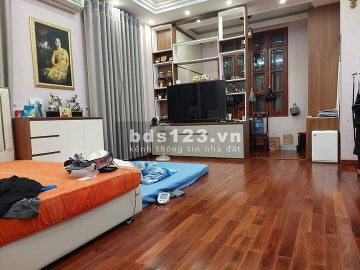 Bán nhà 56M, hơn 4 tỷ, 5 tầng, Tam Trinh Hoàng Mai, ô tô đổ cửa