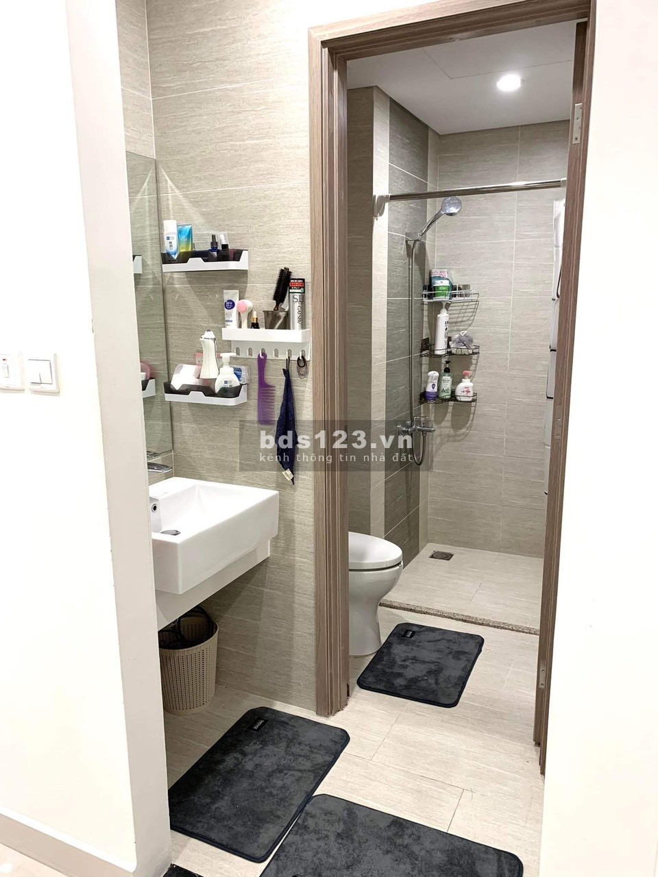 Bán căn 2PN full đồ đẹp, bao toàn bộ thủ tục, thuế phí, có ra lộc.