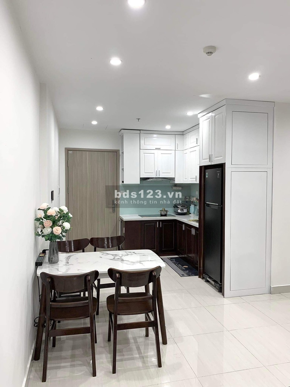 Bán căn 2PN full đồ đẹp, bao toàn bộ thủ tục, thuế phí, có ra lộc.