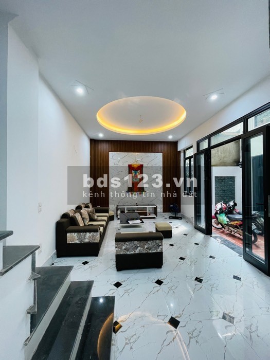 Bán nhà ngõ 354 Trường Chinh, 5 tầng, thang máy, mặt tiền 7 m, 5 tỷ 5