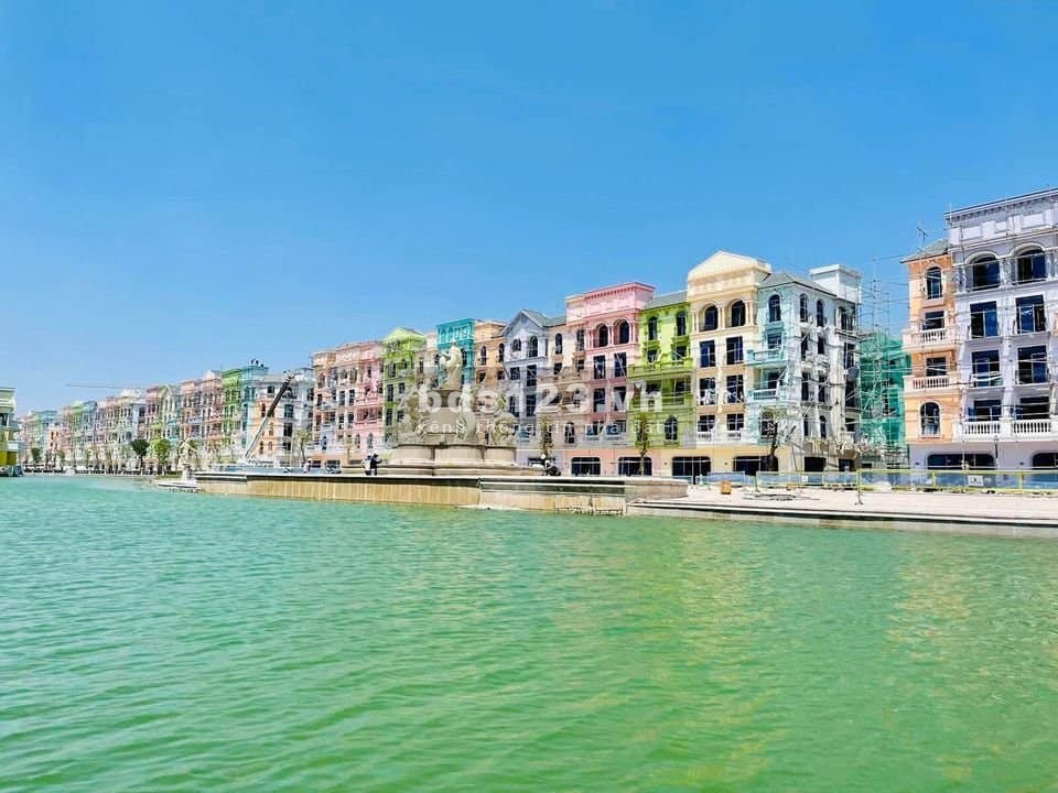 Cho thuê Shophouse Mega Grand World HN - Miễn phí 2 năm tiền thuê - Tặng Voucher 30 triệu