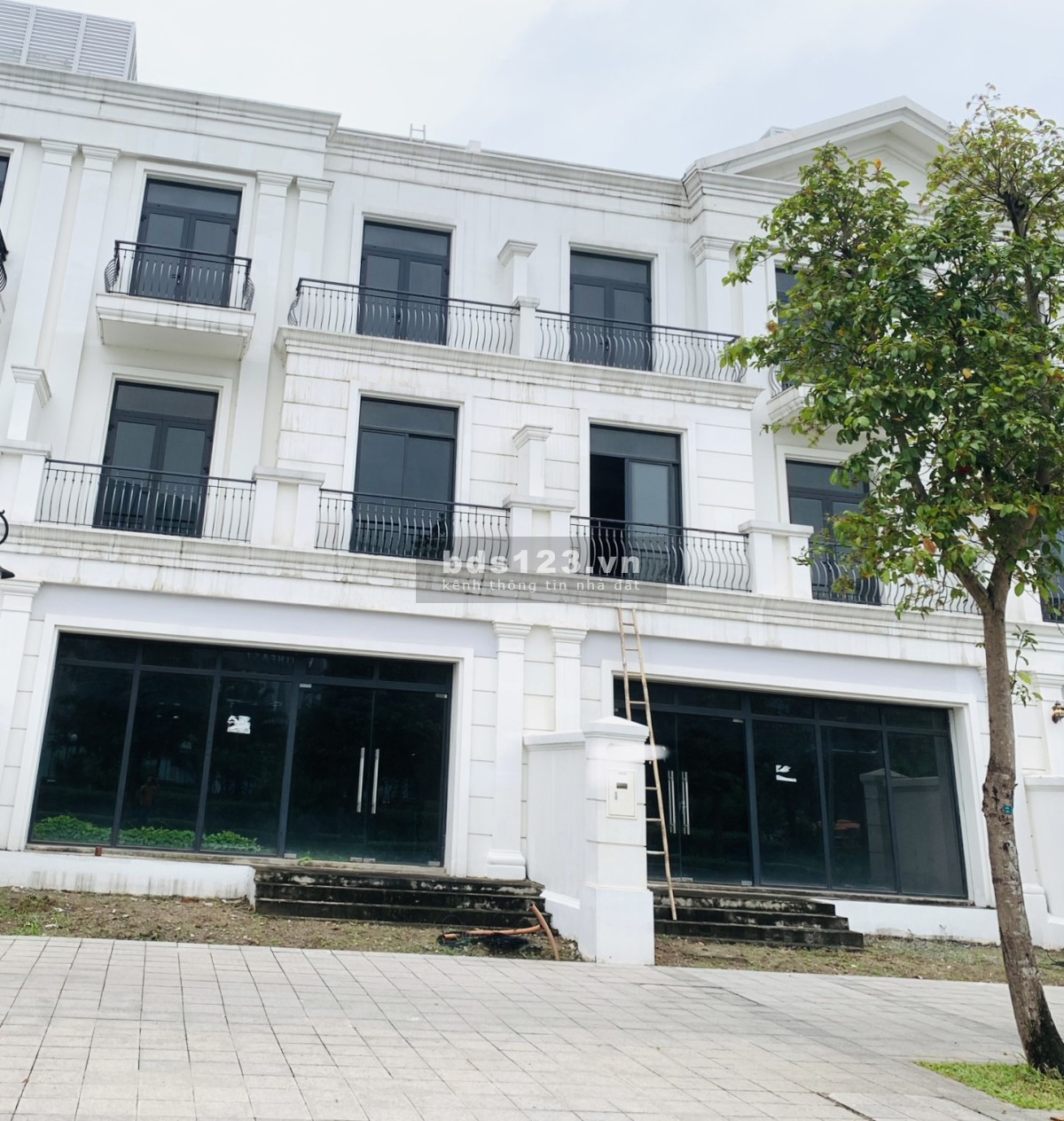 Shopouse sổ lâu dài đầu TTTM Vincom đã hoàn thiện cho thuê, giá 18,440 tỷ bao phí
