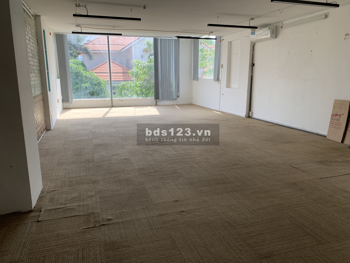 Hiện còn trống vp lầu 2 diện tích 75m2 giá tốt nhất khu vực
