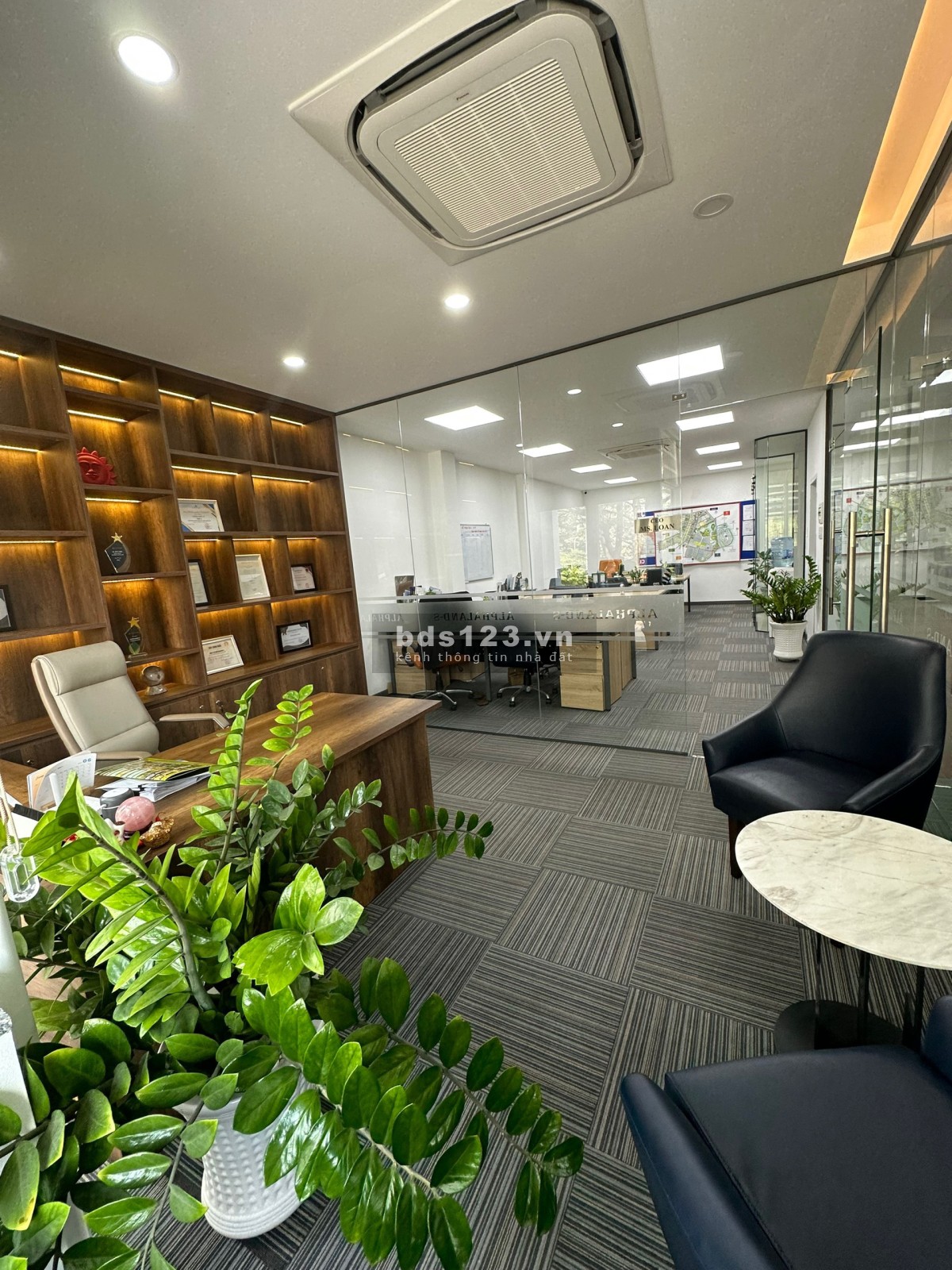 Cho thuê văn phòng 120M2 full nội thất, đẹp sang trọng - Gía thương lượng