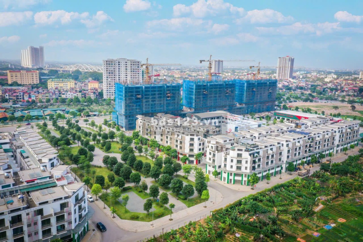 Bán cắt lỗ căn Shophouse Khai Sơn City 99m2 đối diện chung cư, gần đùng 30m, hiện đã có sổ đỏ