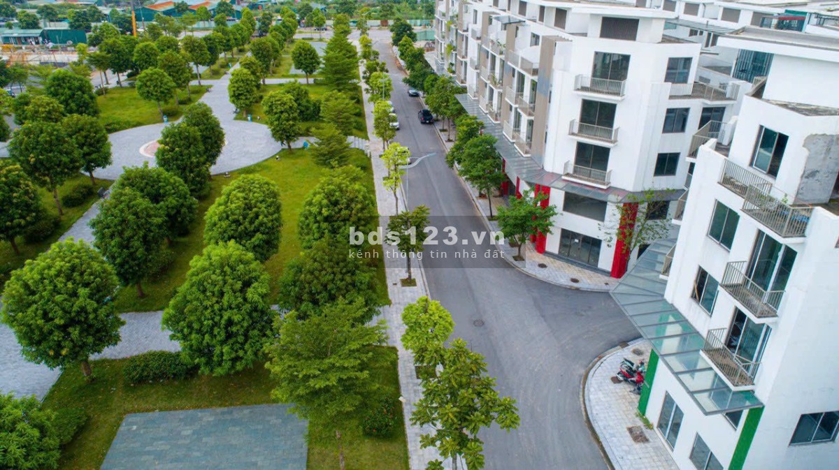 Bán cắt lỗ căn Shophouse Khai Sơn City 99m2 đối diện chung cư, gần đùng 30m, hiện đã có sổ đỏ