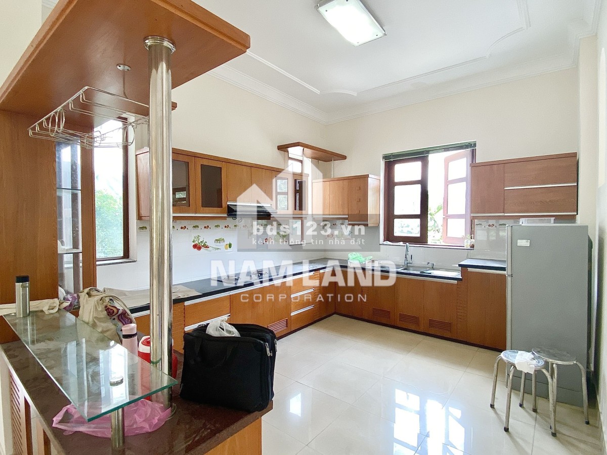 Cho thuê Villa Thảo Điền - 5 phòng ngủ- style sang trọng - giá 4000$