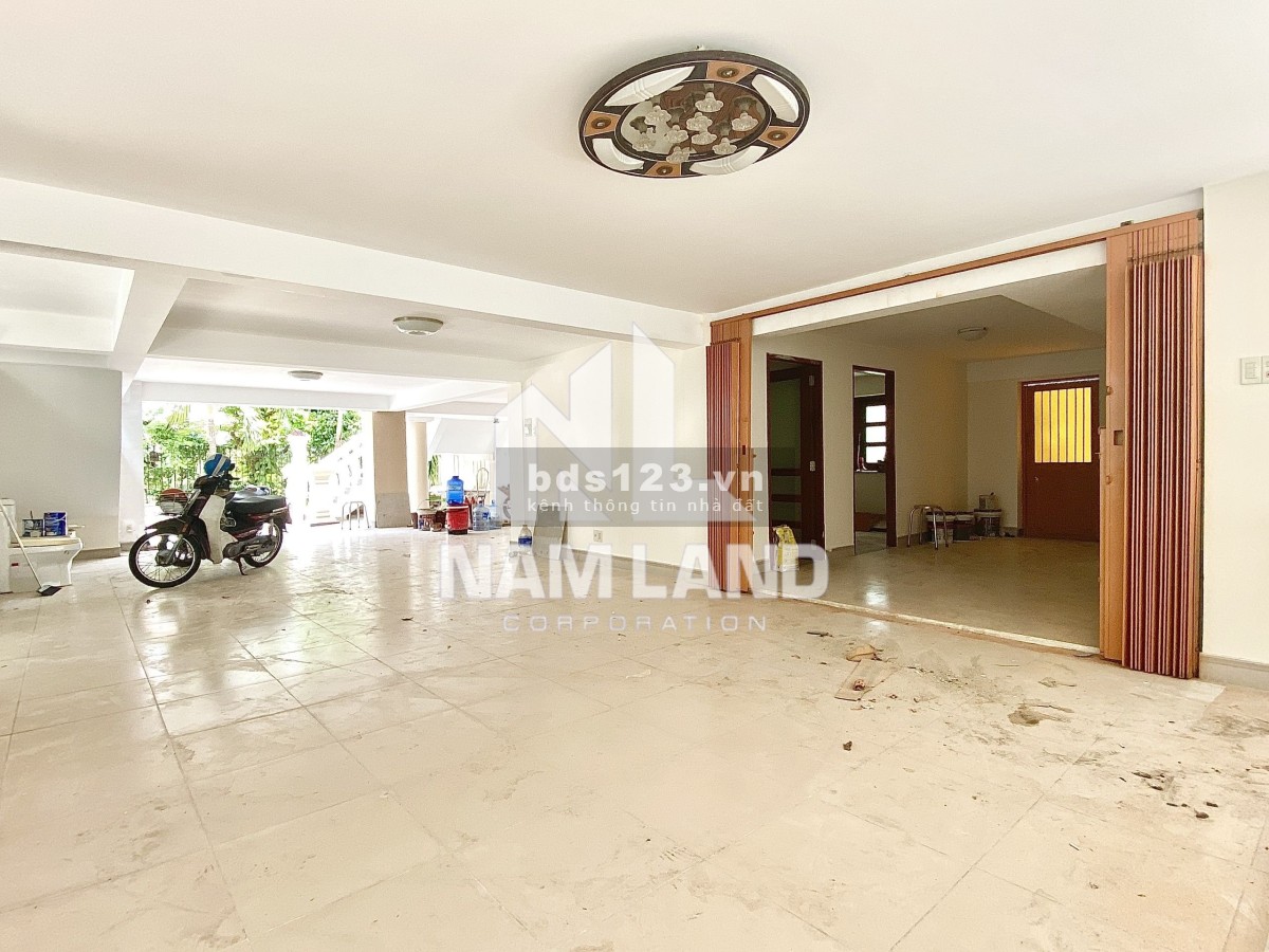 Cho thuê Villa Thảo Điền - 5 phòng ngủ- style sang trọng - giá 4000$
