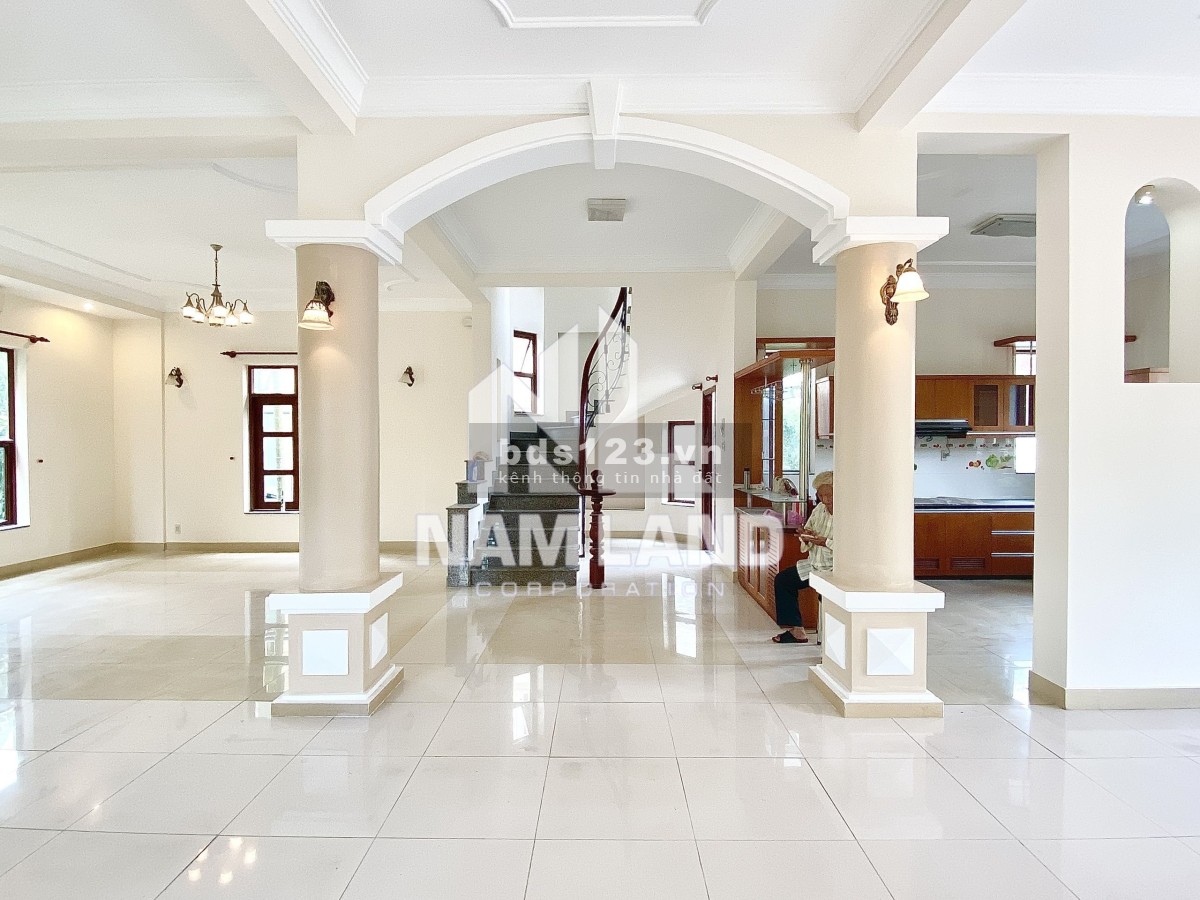 Cho thuê Villa Thảo Điền - 5 phòng ngủ- style sang trọng - giá 4000$