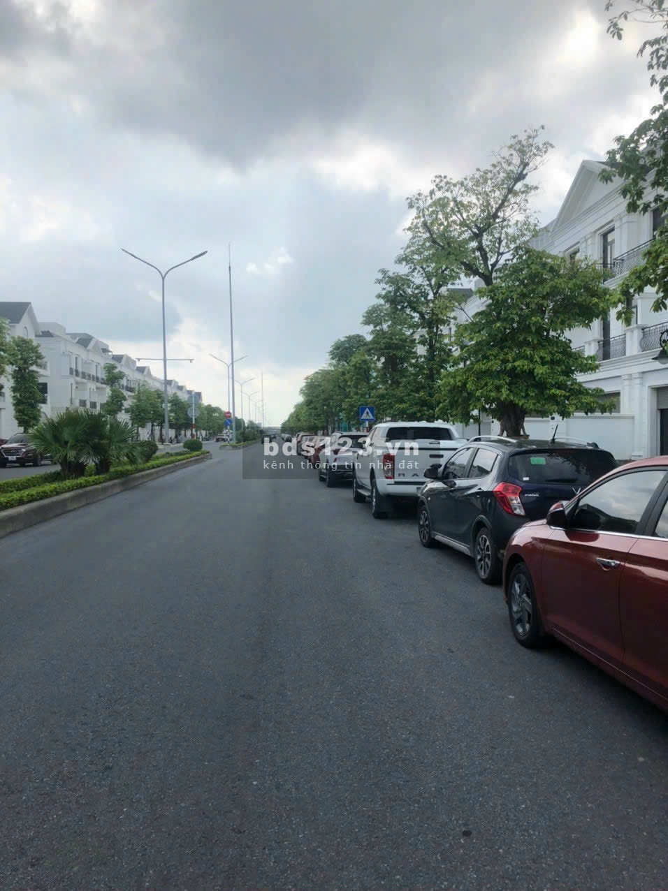Hải Âu 2 diện tích 90m2, đường 30m, hoàn thiện có thang máy giá 18.6 tỷ Vin Gia Lâm (0985941715)