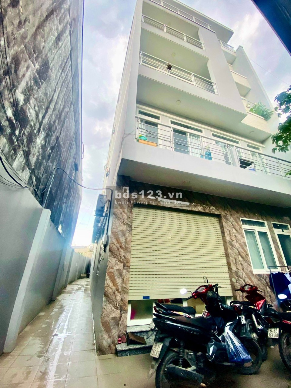 Nhà cần gấp - Hẻm Ô tô 5 tầng 240m2 khai thác CHDV thu nhập gần 1 tỷ/năm giá 16.5 tỷ