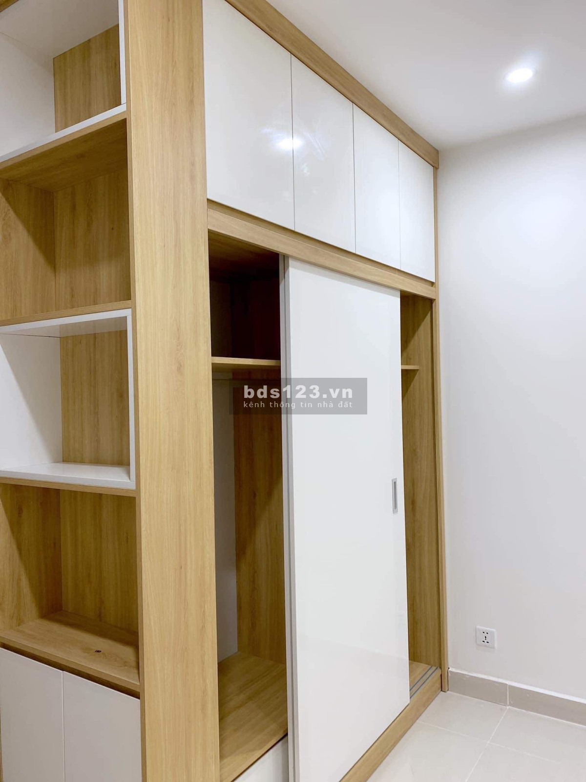 Bán căn stu chỉ 1 tỷ 20 triệu tại Vinhomes Ocean Park, full nội thất, hướng Đông Nam 081 260 2680