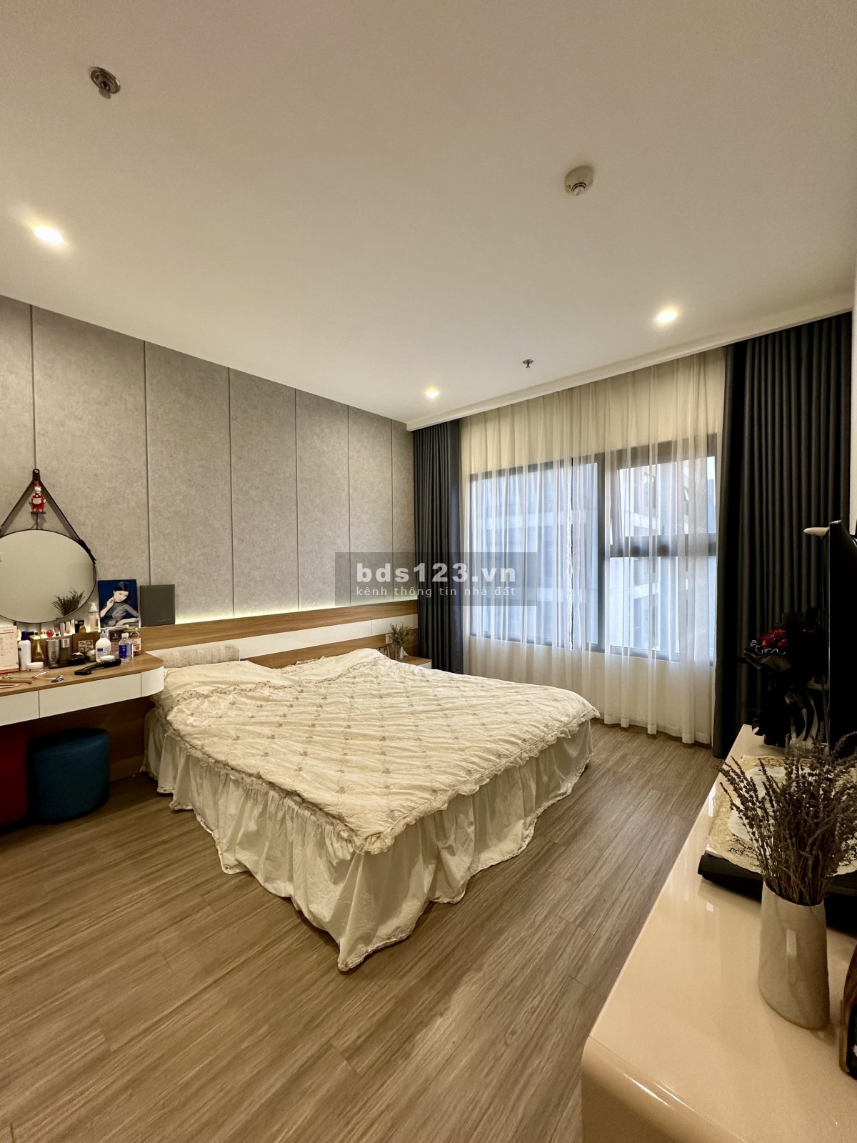 chủ nhà gửi bán gấp căn hộ 3pn 98m2 tòa S402 dự án Vinhomes Smart City Tây Mỗ