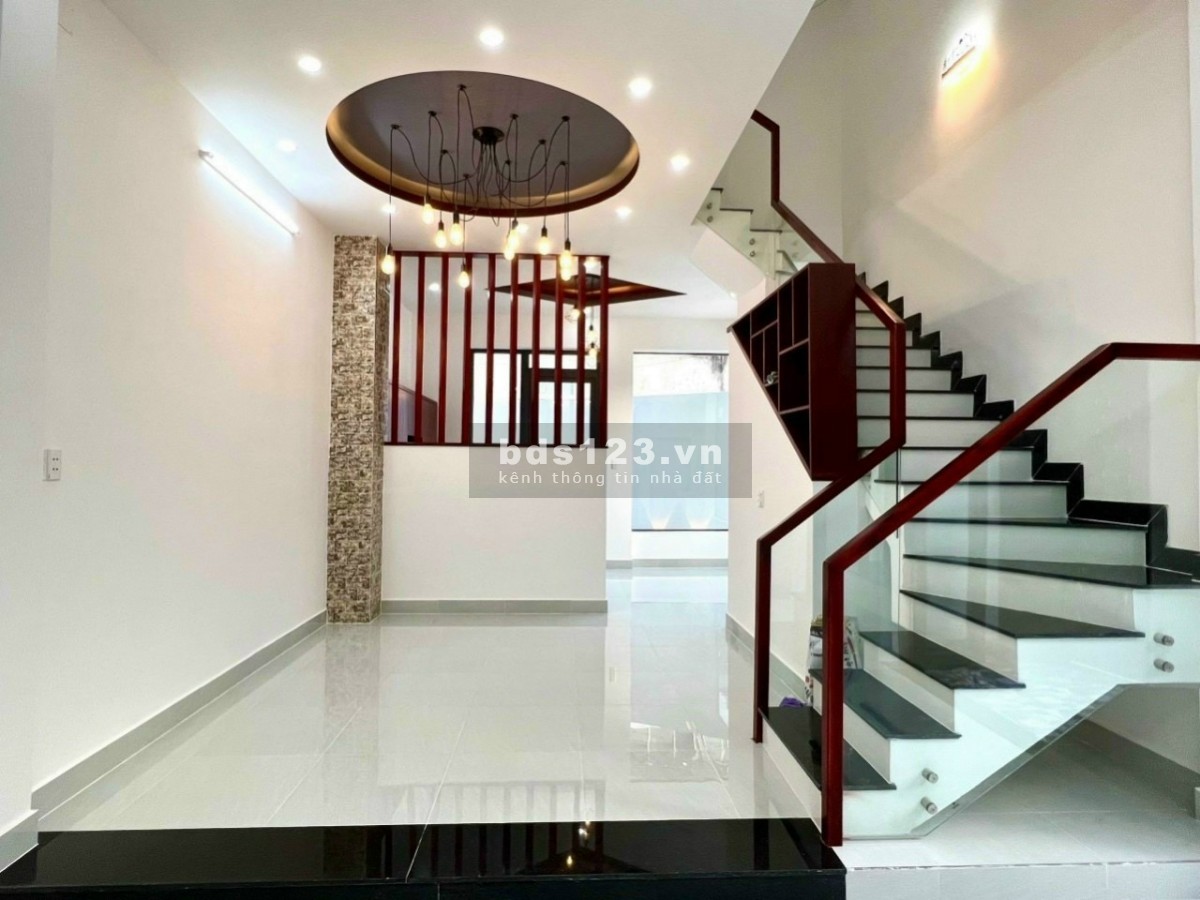 Bán nhà 2 mặt tiền hẻm xe tải gần chợ Bắc Ái phường Bình Thọ Thủ Đức 3 tầng 66m2 giá 6.8 tỷ
