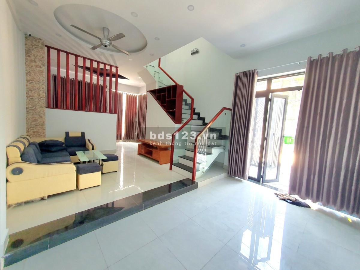 Bán nhà 2 mặt tiền hẻm xe tải gần chợ Bắc Ái phường Bình Thọ Thủ Đức 3 tầng 66m2 giá 6.8 tỷ
