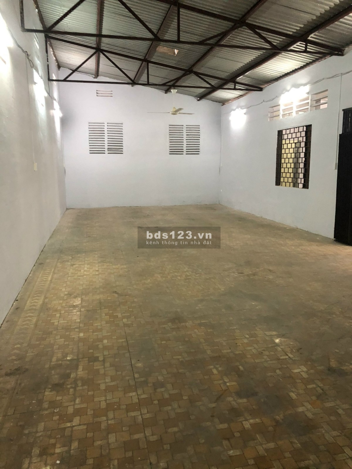 Cho thuê KHO và Văn Phòng (252m2-20Tr) tại P. Tam Phú, Thủ Đức