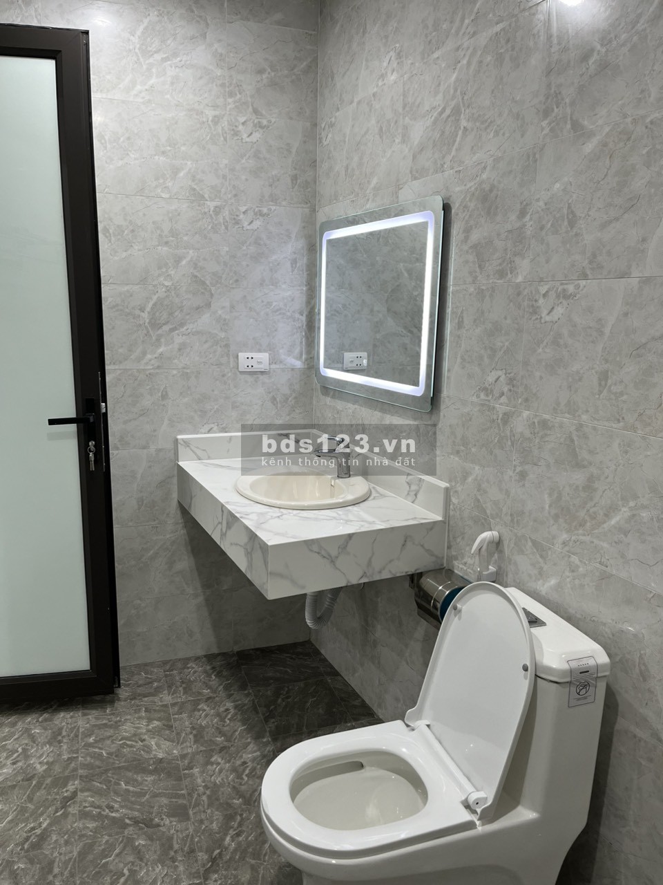 Cho thuê nhà 5Tx40m2 ngõ 29 đường Giáp Bát 17Tr/tháng