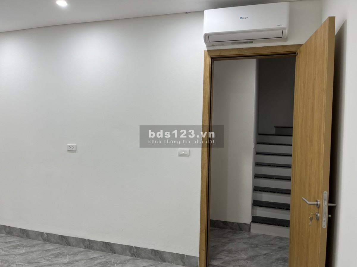 Cho thuê nhà 5Tx40m2 ngõ 29 đường Giáp Bát 17Tr/tháng