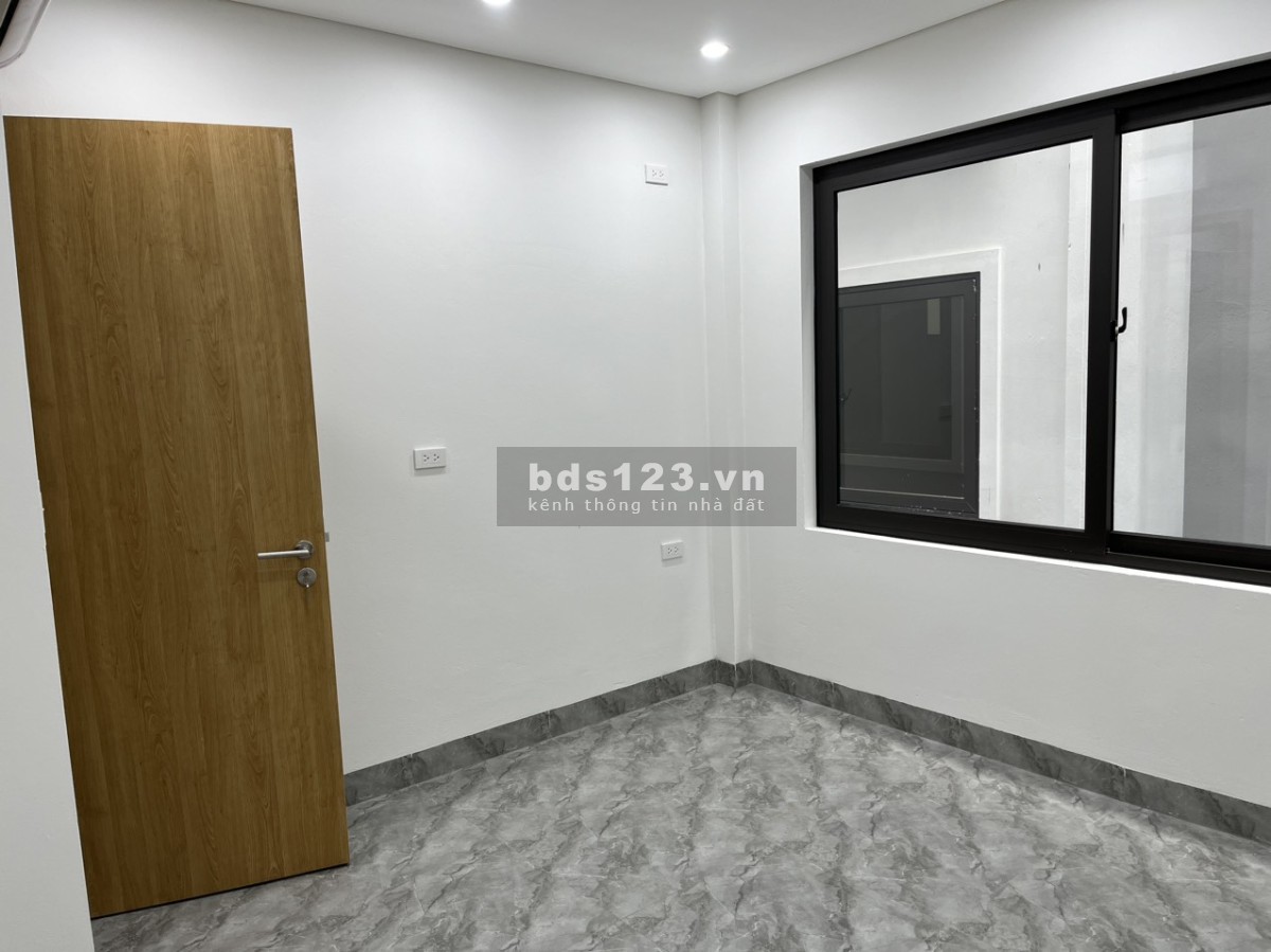 Cho thuê nhà 5Tx40m2 ngõ 29 đường Giáp Bát 17Tr/tháng