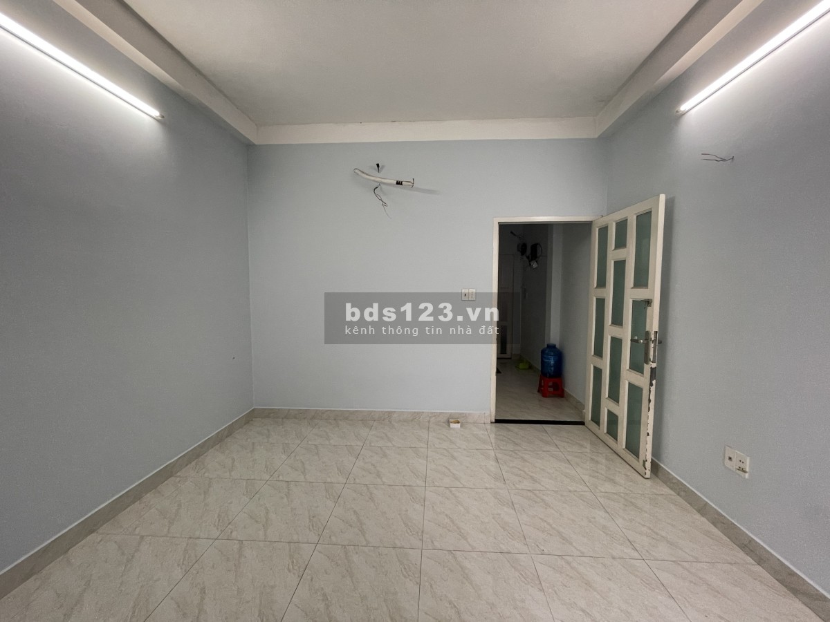 Phòng trọ MỚI, có ban công 18m2 khu dân cư Linh Đông-Thủ Đức